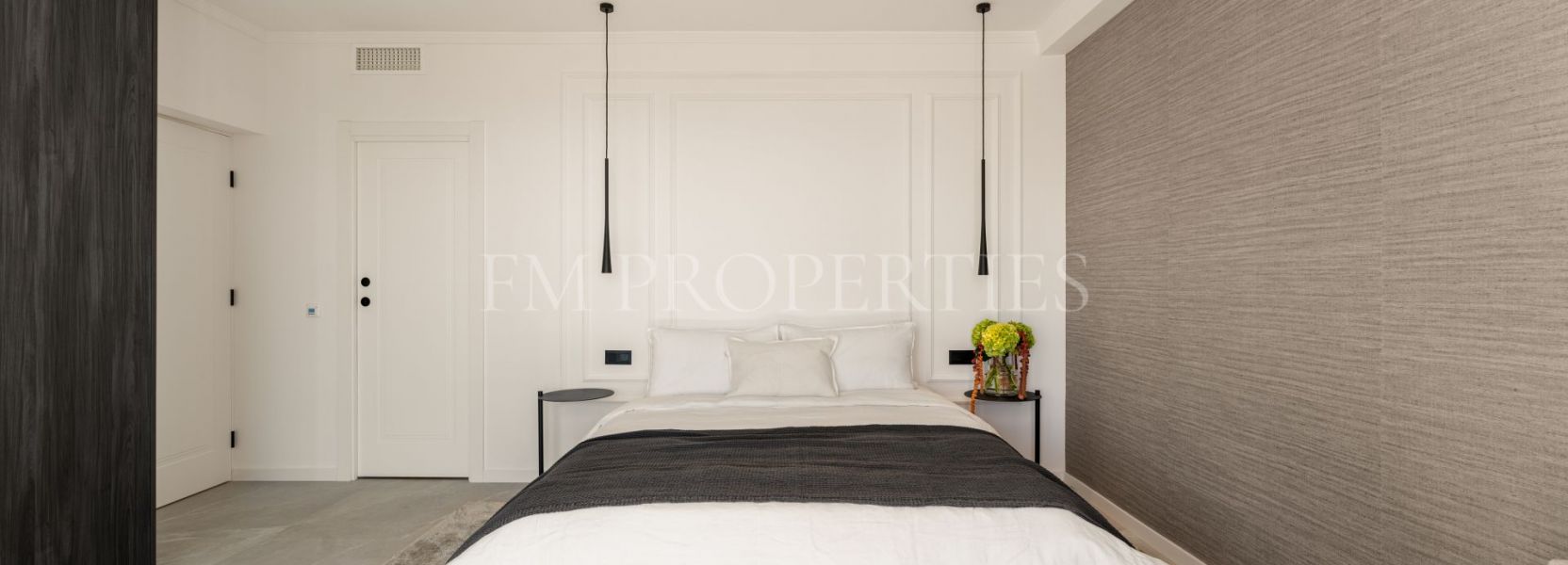 Duplex  in Las Colinas de Marbella, Benahavis