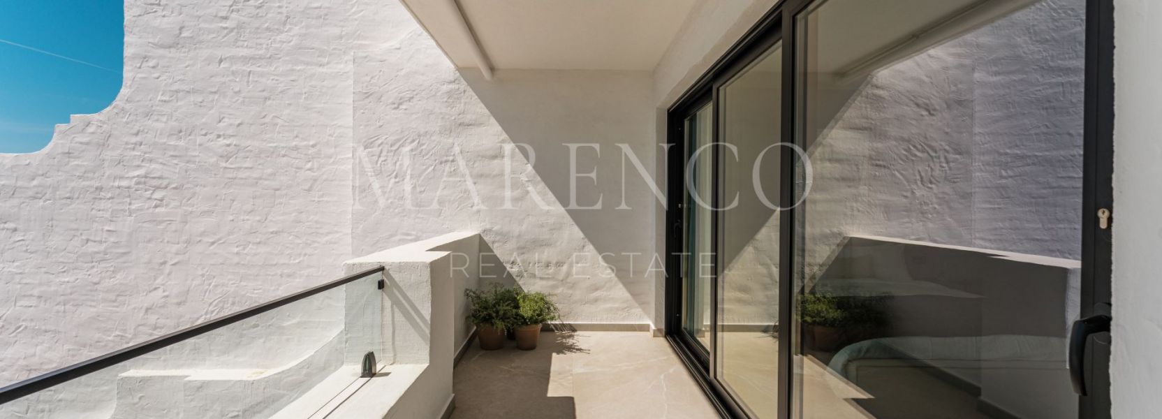 Duplex  à Las Colinas de Marbella, Benahavis