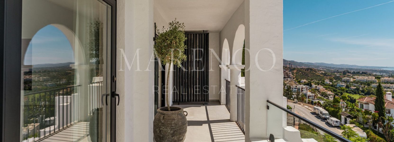 Duplex  à Las Colinas de Marbella, Benahavis