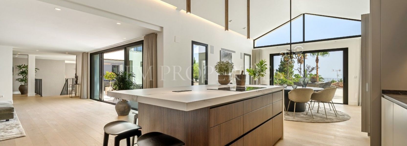 Villa  in Rocio de Nagüeles, Marbella Golden Mile, Marbella