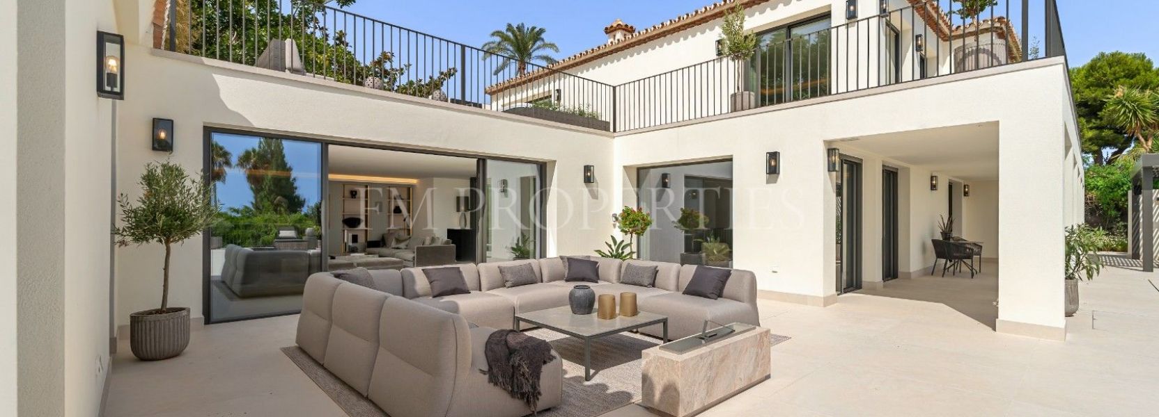 Villa  in Rocio de Nagüeles, Marbella Golden Mile, Marbella