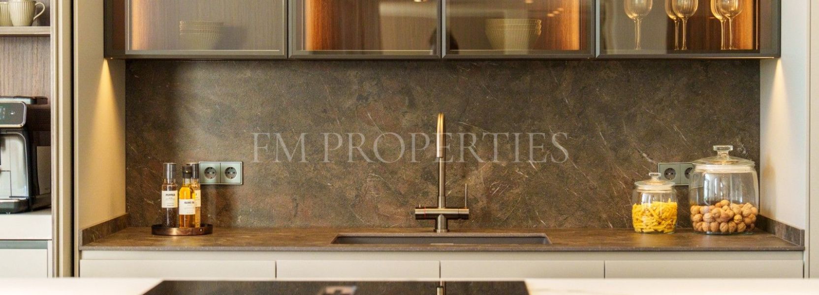 Villa  in Rocio de Nagüeles, Marbella Golden Mile, Marbella