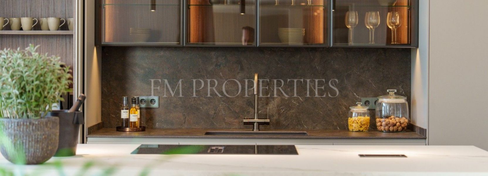 Villa  in Rocio de Nagüeles, Marbella Golden Mile, Marbella