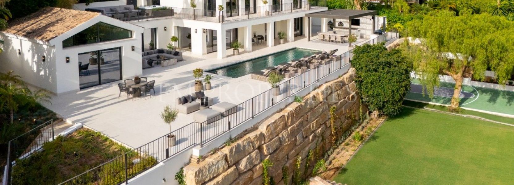 Villa  in Rocio de Nagüeles, Marbella Golden Mile, Marbella