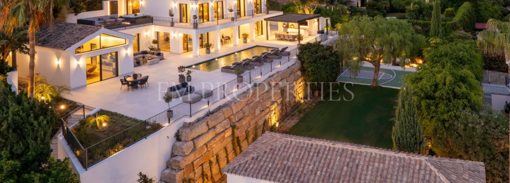 Villa  in Rocio de Nagüeles, Marbella Golden Mile, Marbella
