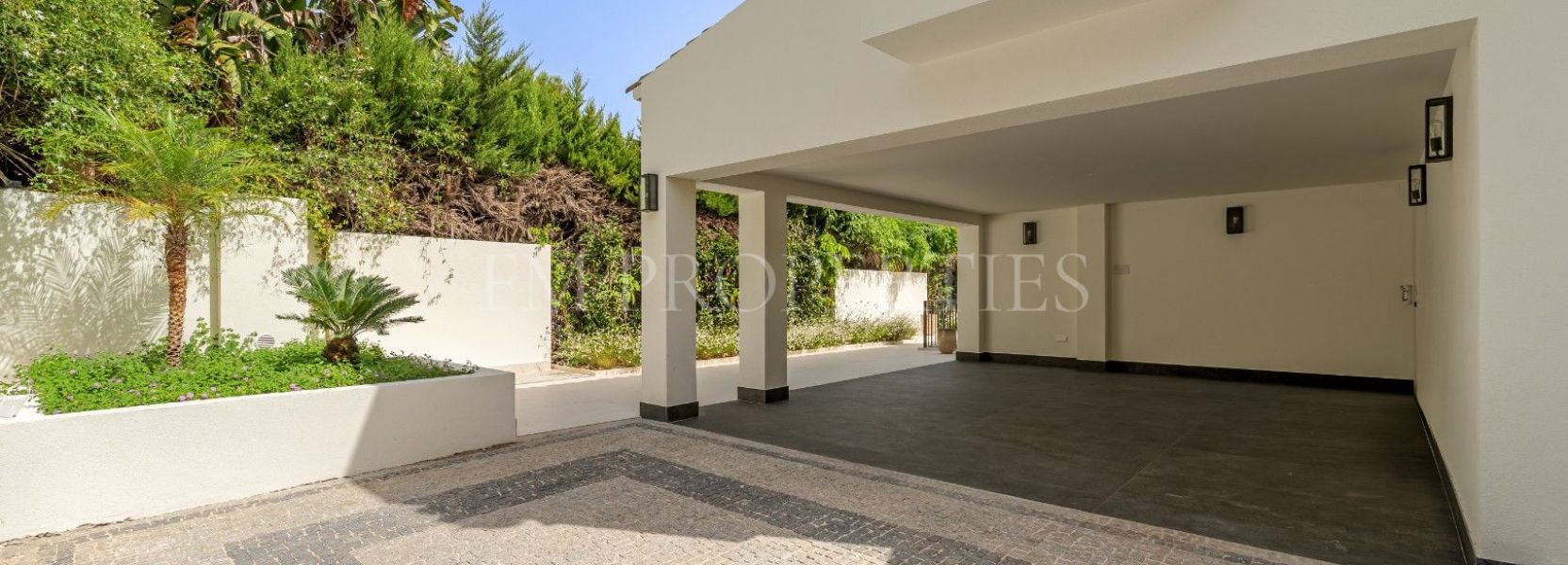 Villa  in Rocio de Nagüeles, Marbella Golden Mile, Marbella