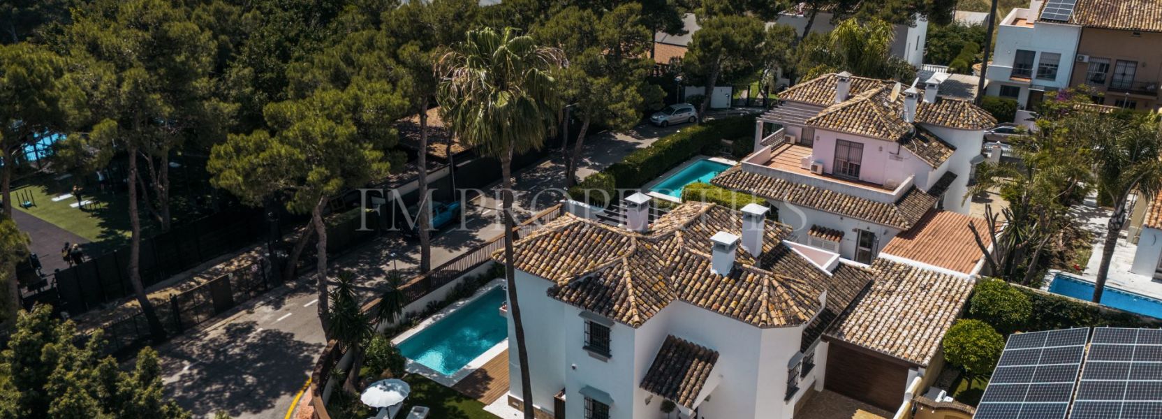 Villa  in Altos del Rodeo, Nueva Andalucia, Marbella