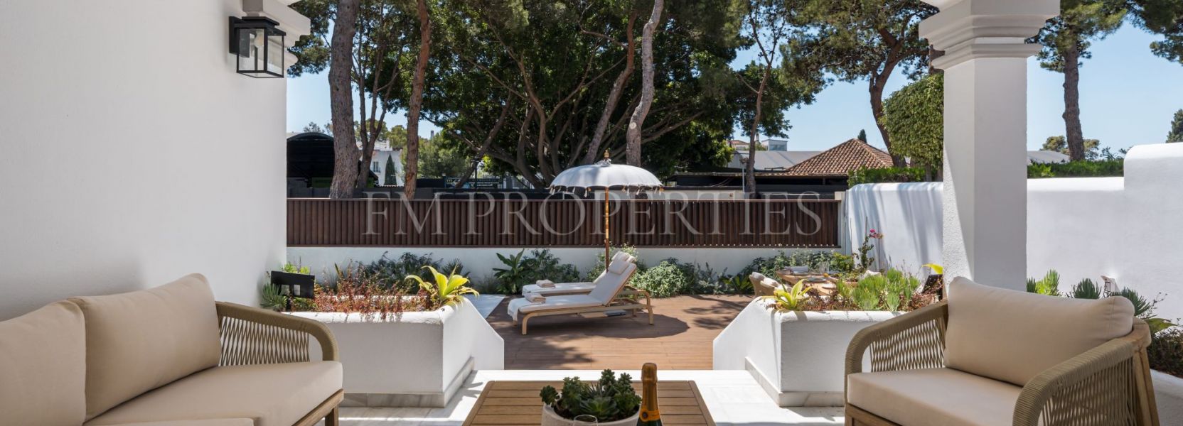 Villa  in Altos del Rodeo, Nueva Andalucia, Marbella