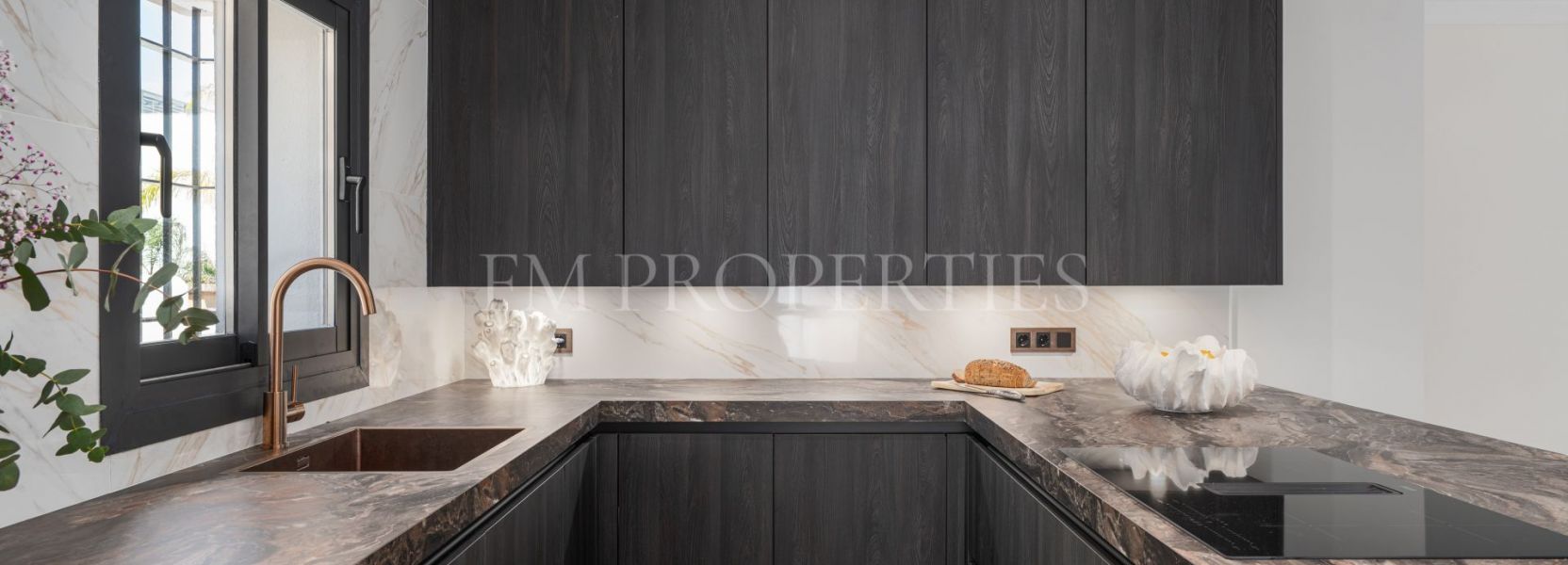 Villa  in Altos del Rodeo, Nueva Andalucia, Marbella