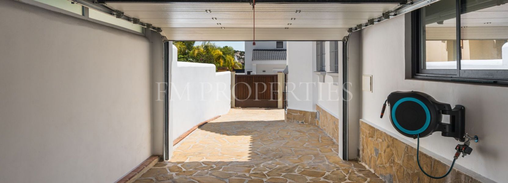 Villa  in Altos del Rodeo, Nueva Andalucia, Marbella