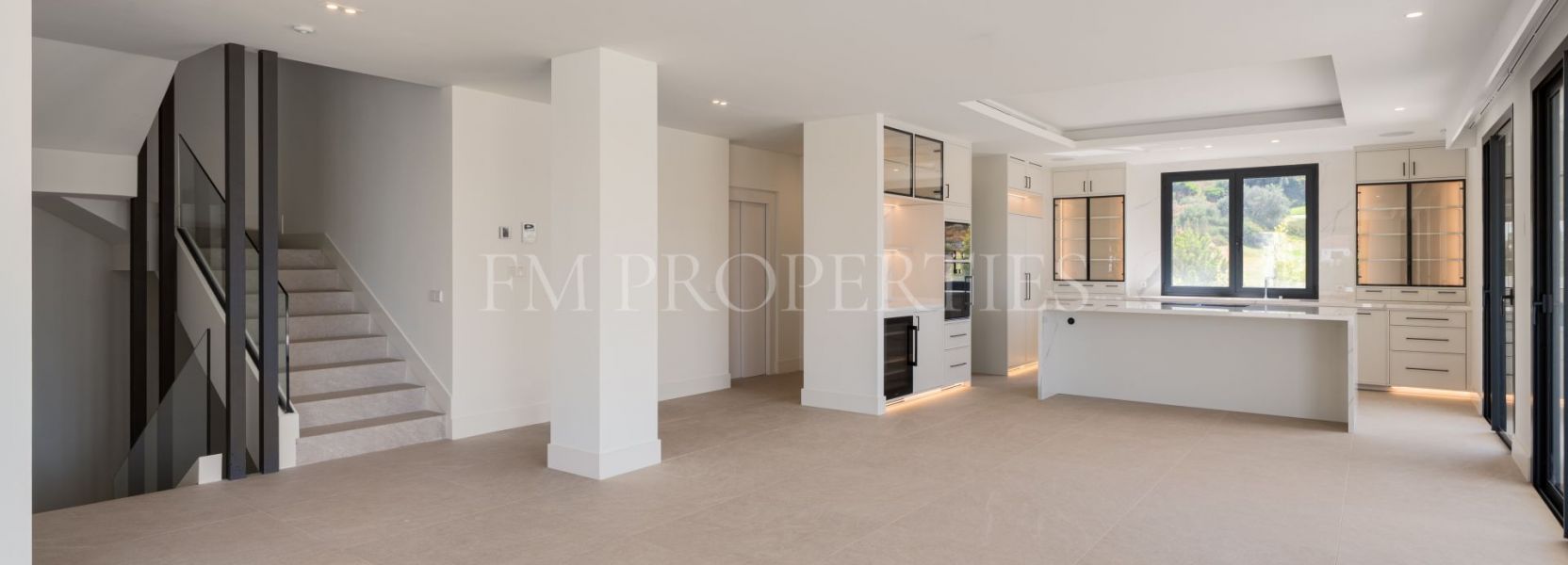 Villa  in La Resina Golf, Estepona East, Estepona