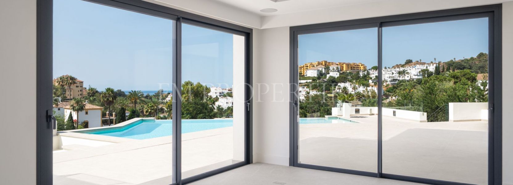 Villa  in La Resina Golf, Estepona East, Estepona