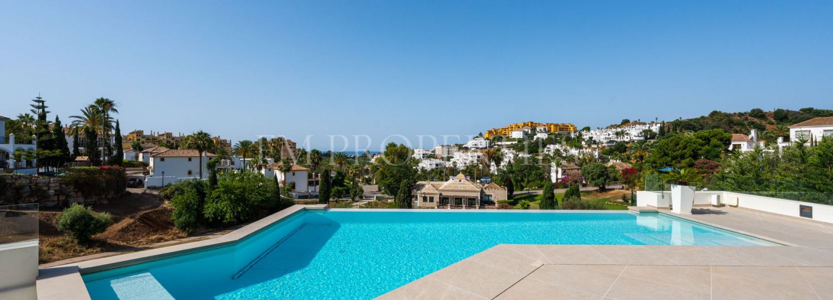 Villa  in La Resina Golf, Estepona East, Estepona