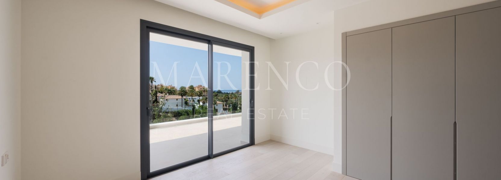 Villa  à La Resina Golf, Estepona Est, Estepona