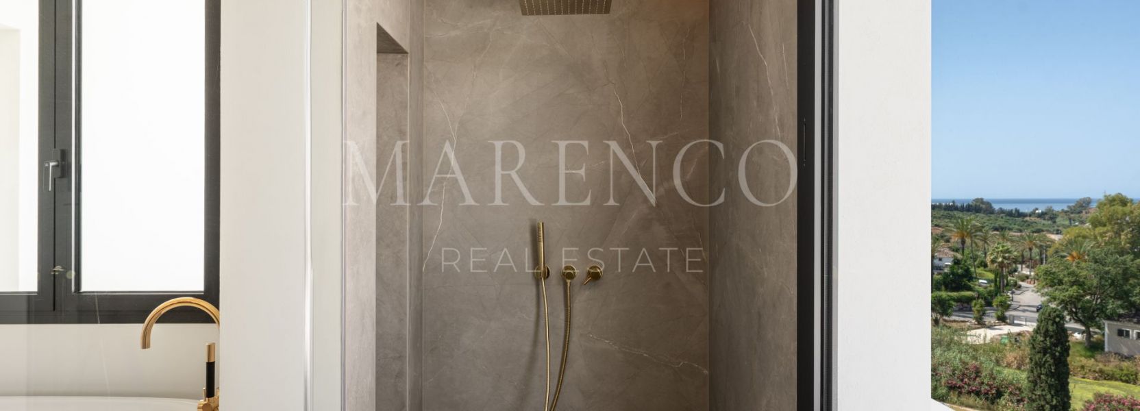 Villa  à La Resina Golf, Estepona Est, Estepona