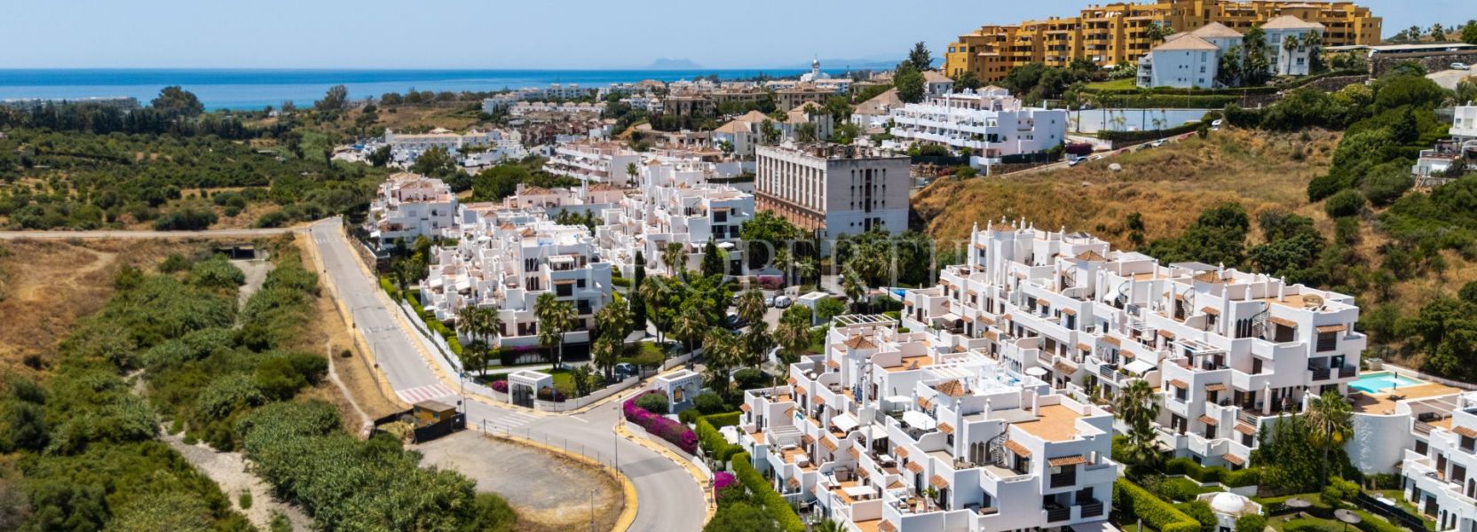 Villa  in La Resina Golf, Estepona East, Estepona