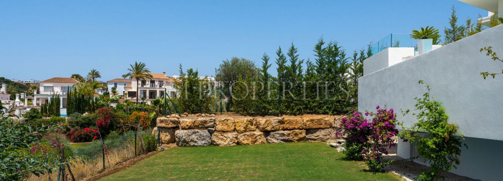 Villa  in La Resina Golf, Estepona East, Estepona