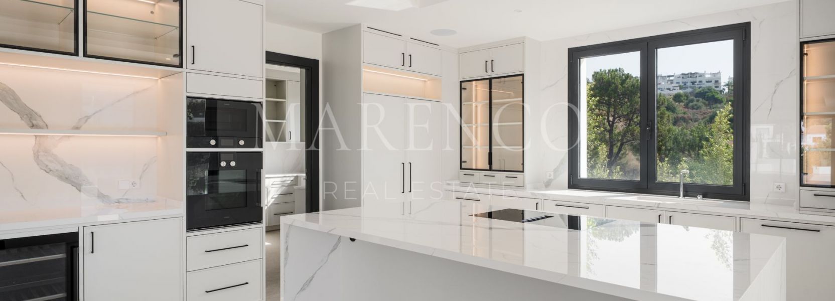 Villa  à La Resina Golf, Estepona Est, Estepona