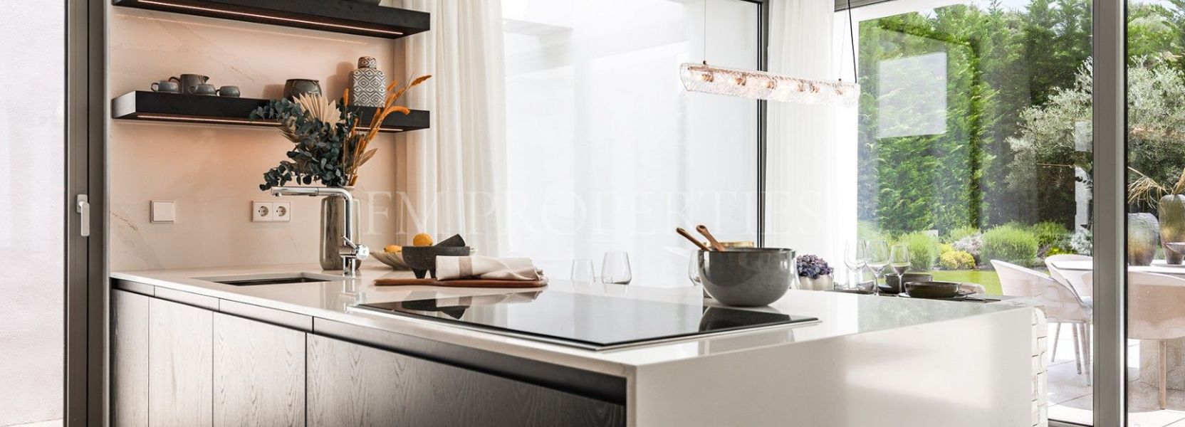 Villa  en El Paraiso, Estepona Este, Estepona