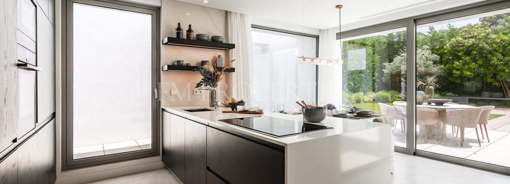 Villa  en El Paraiso, Estepona Este, Estepona