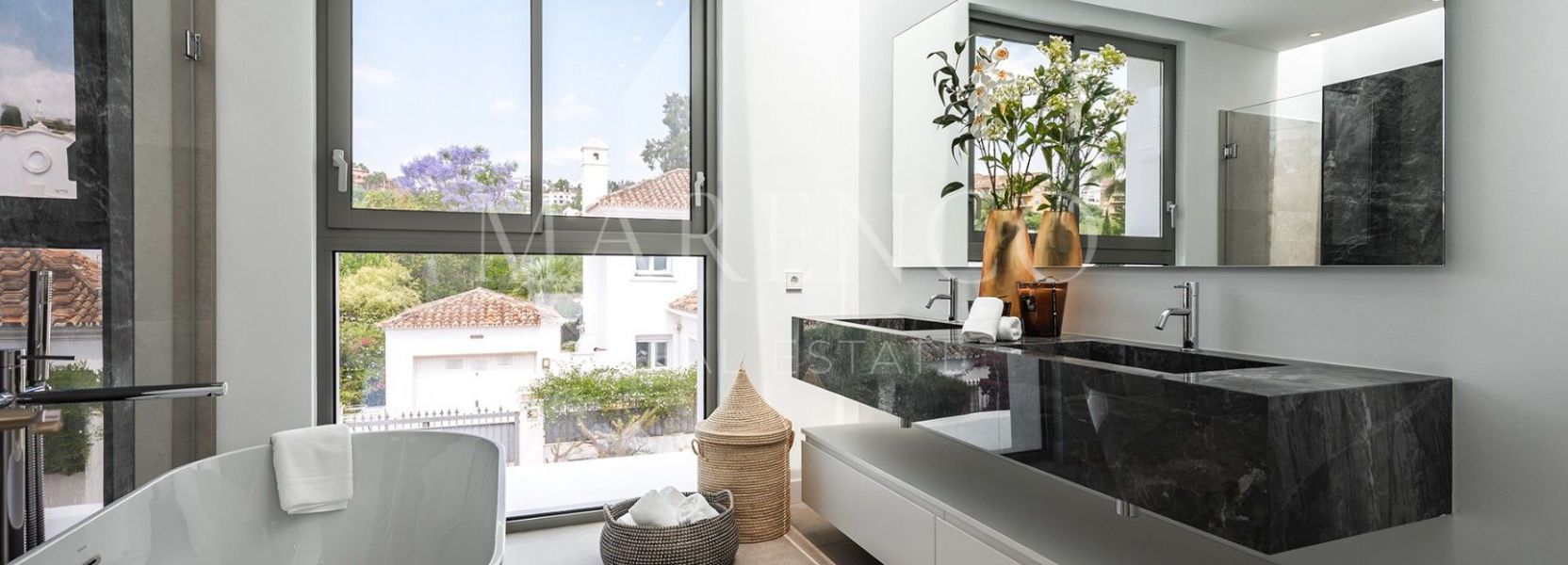 Villa  en El Paraiso, Estepona Este, Estepona