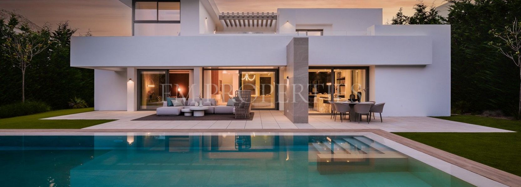 Villa  en El Paraiso, Estepona Este, Estepona