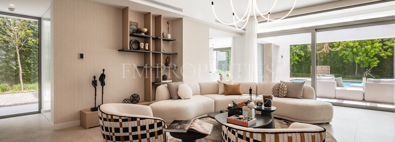 Villa  en El Paraiso, Estepona Este, Estepona