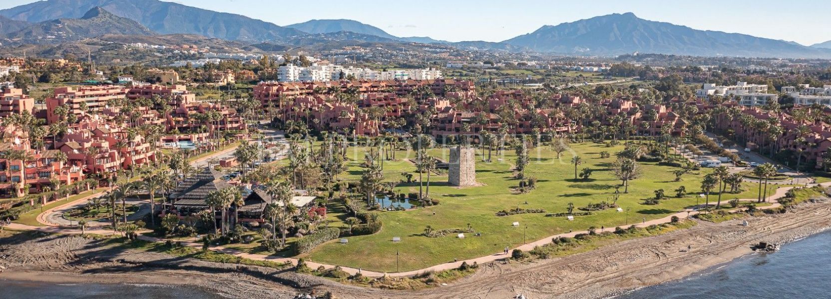 Penthouse  in Guadalmansa, Estepona East, Estepona