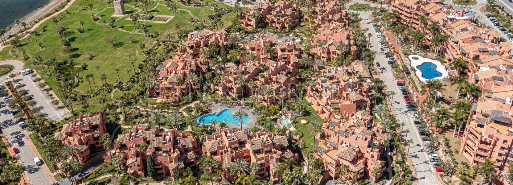 Penthouse  in Guadalmansa, Estepona East, Estepona