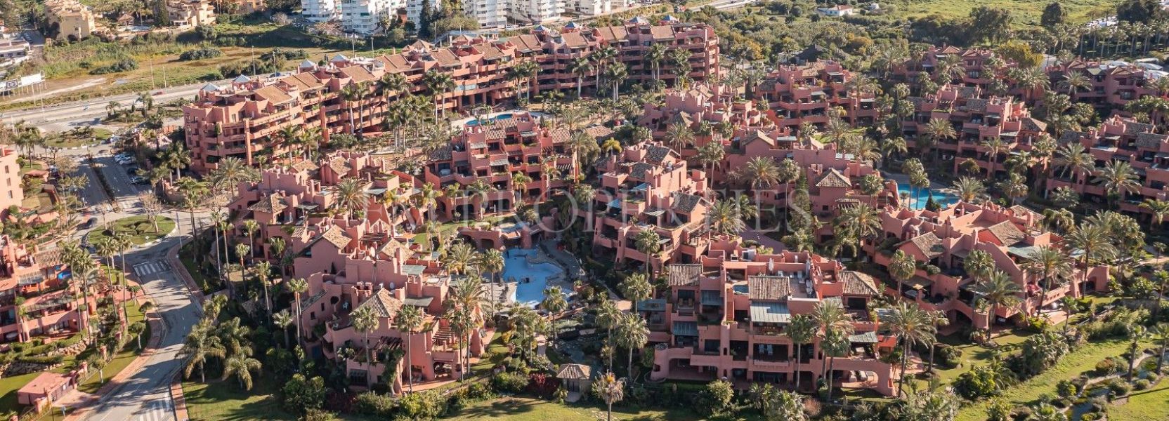 Penthouse  in Guadalmansa, Estepona East, Estepona