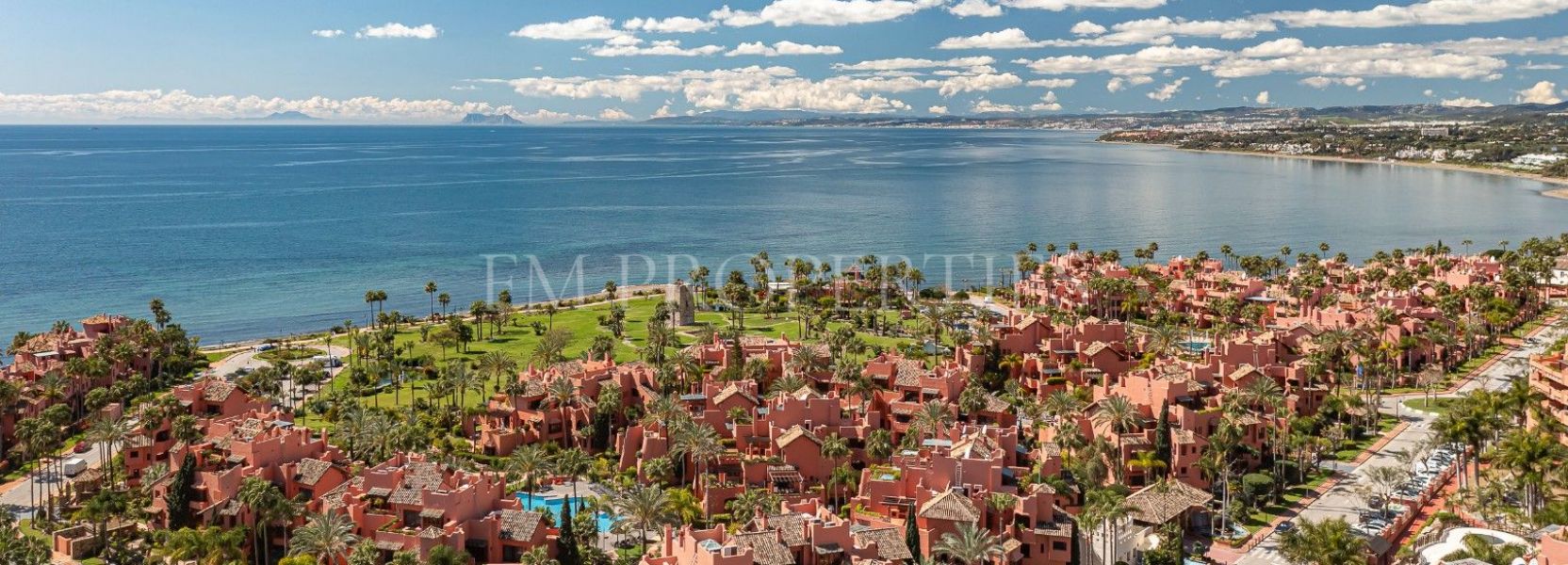 Penthouse  in Guadalmansa, Estepona East, Estepona