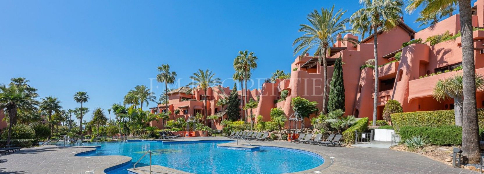 Penthouse  in Guadalmansa, Estepona East, Estepona