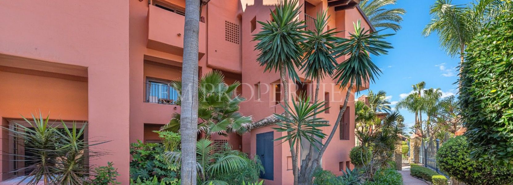 Penthouse  in Guadalmansa, Estepona East, Estepona