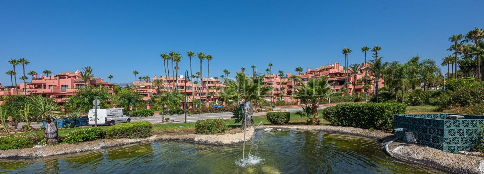 Penthouse  in Guadalmansa, Estepona East, Estepona