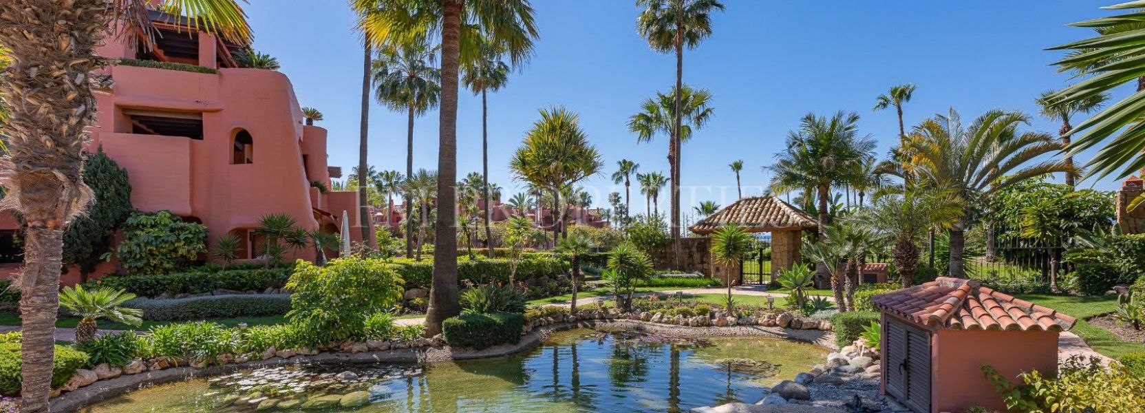 Penthouse  in Guadalmansa, Estepona East, Estepona