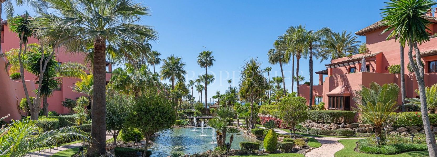 Penthouse  in Guadalmansa, Estepona East, Estepona