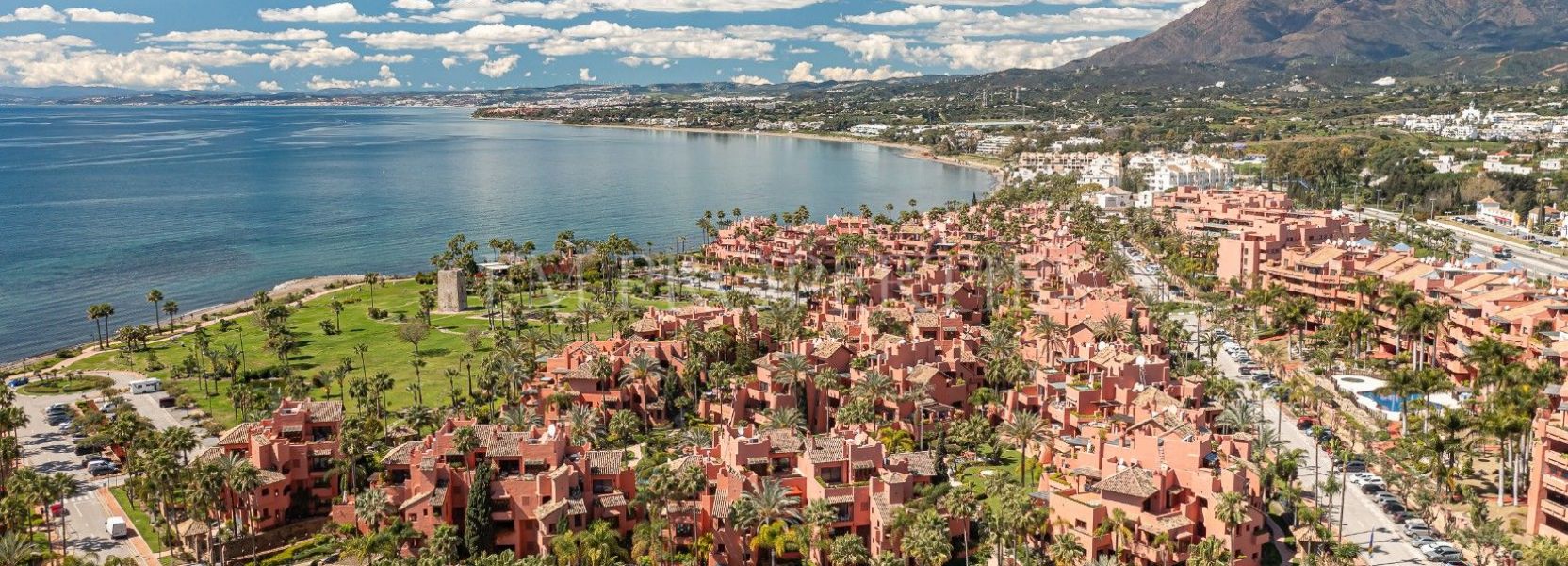 Penthouse  in Guadalmansa, Estepona East, Estepona