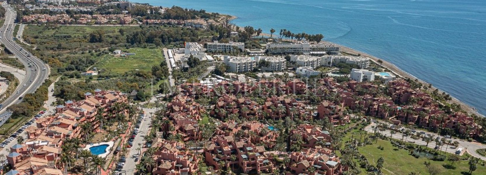 Penthouse  in Guadalmansa, Estepona East, Estepona