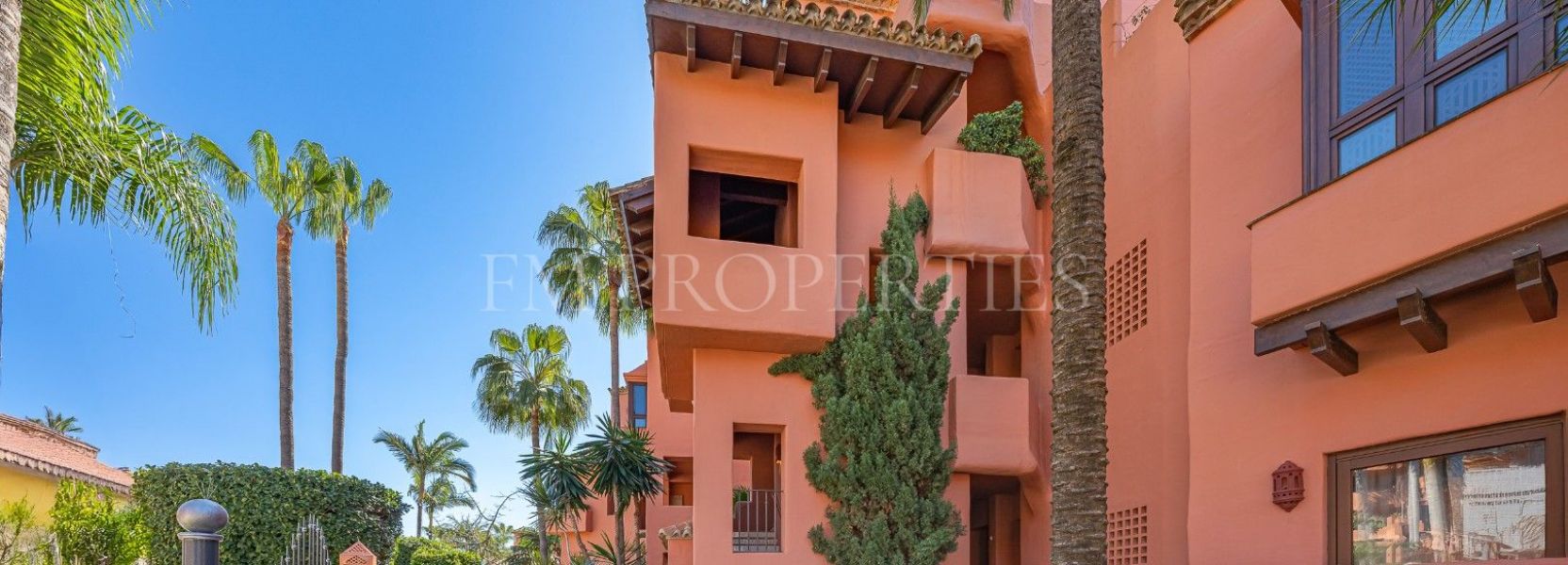 Penthouse  in Guadalmansa, Estepona East, Estepona