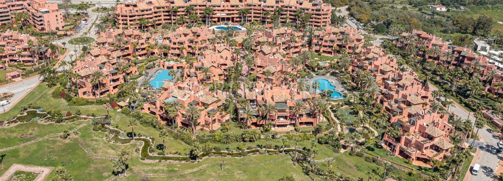 Penthouse  in Guadalmansa, Estepona East, Estepona