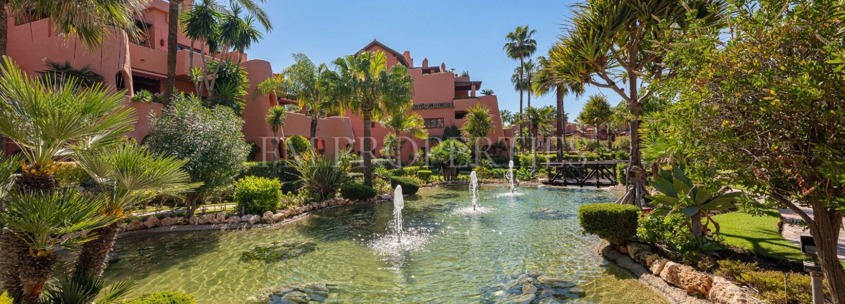 Penthouse  in Guadalmansa, Estepona East, Estepona