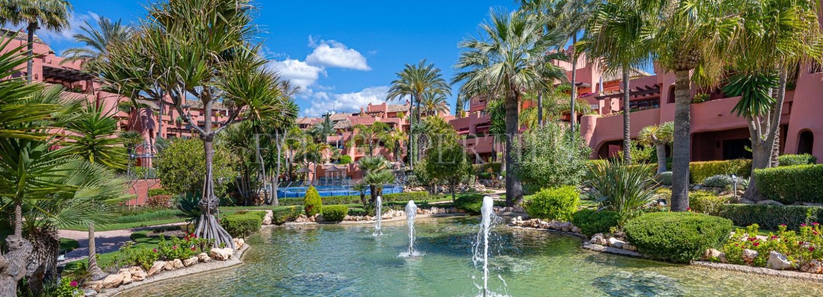 Penthouse  in Guadalmansa, Estepona East, Estepona