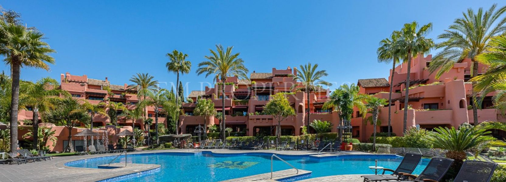 Penthouse  in Guadalmansa, Estepona East, Estepona