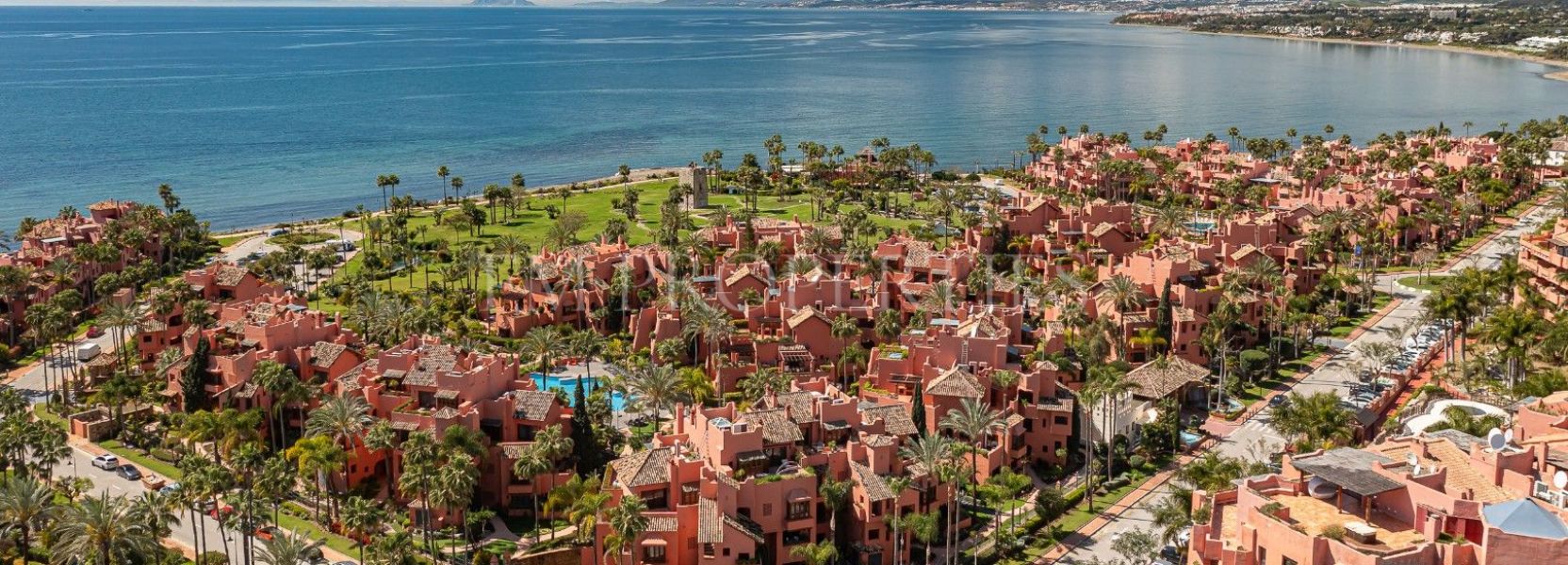 Penthouse  in Guadalmansa, Estepona East, Estepona