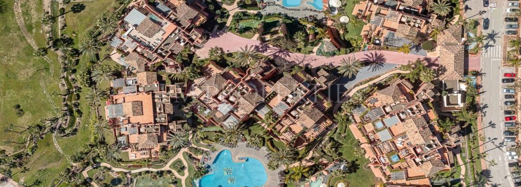 Penthouse  in Guadalmansa, Estepona East, Estepona