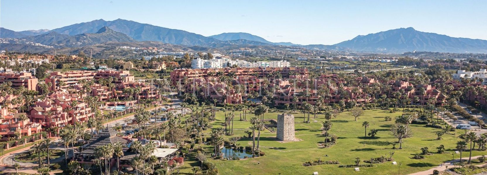 Penthouse  in Guadalmansa, Estepona East, Estepona