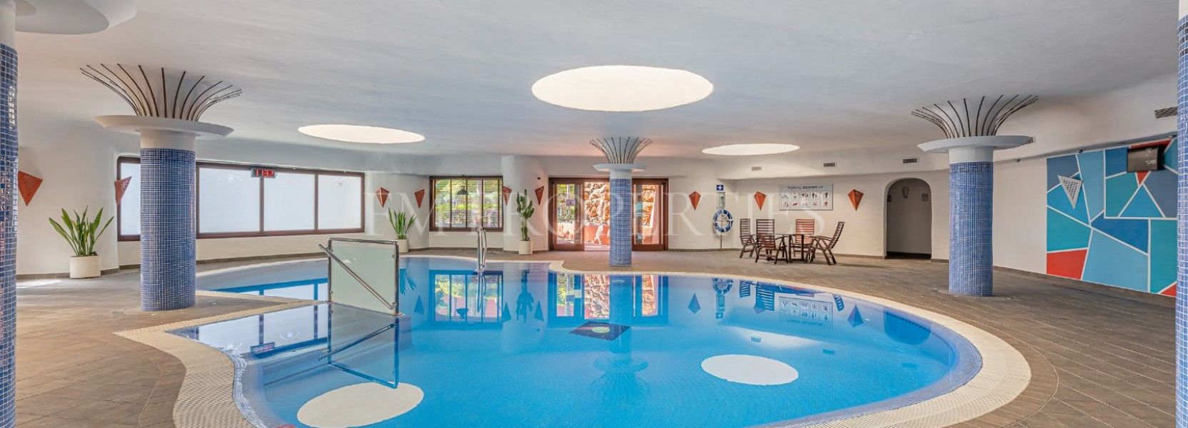 Penthouse  in Guadalmansa, Estepona East, Estepona