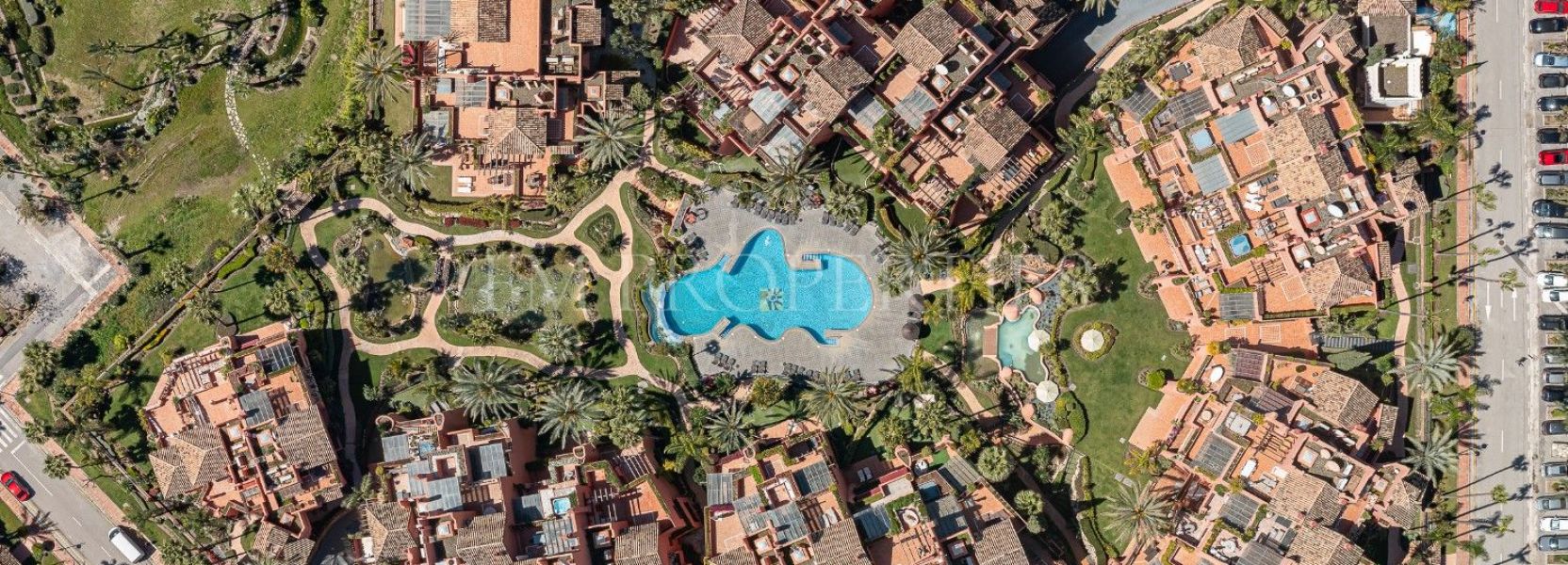 Penthouse  in Guadalmansa, Estepona East, Estepona