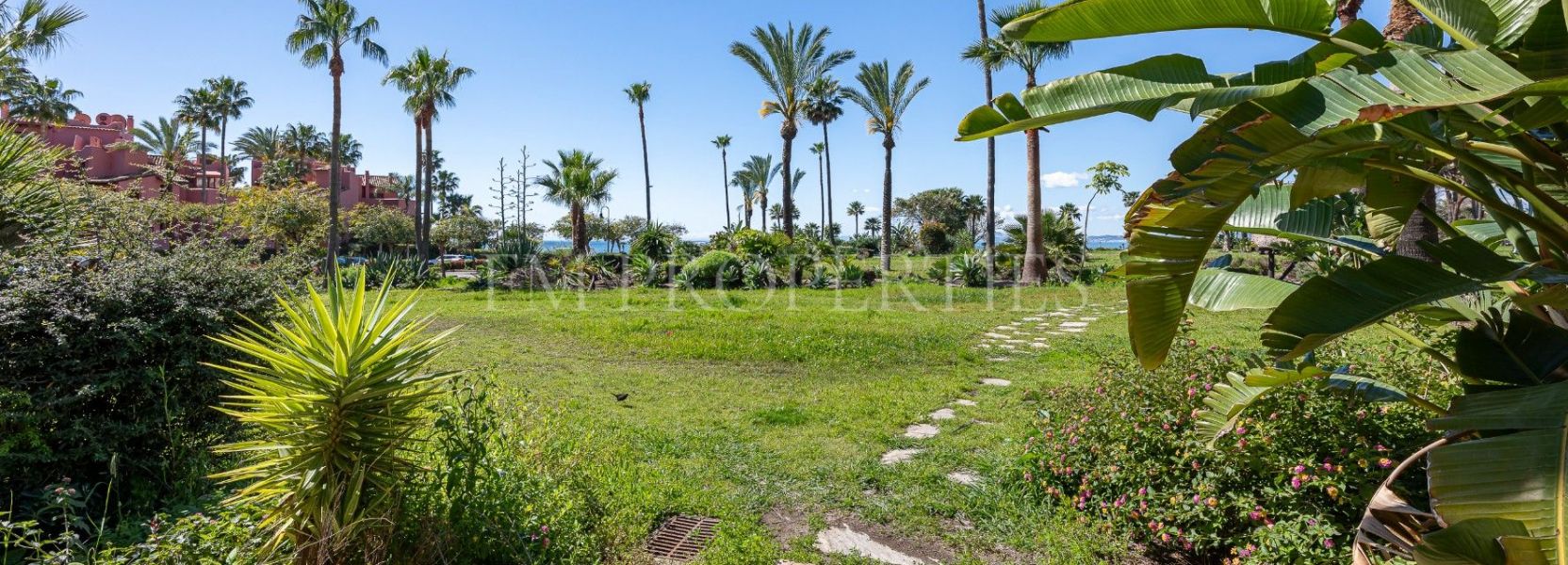 Penthouse  in Guadalmansa, Estepona East, Estepona