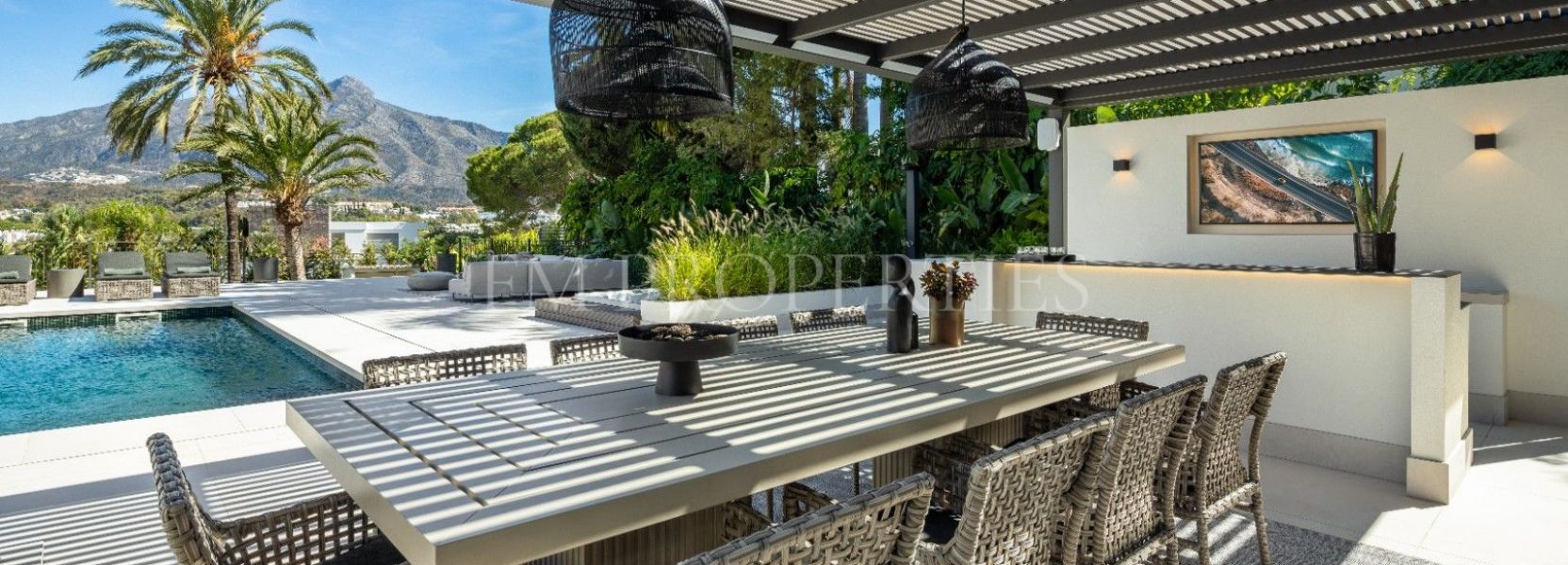 Villa  in Las Brisas, Nueva Andalucia, Marbella